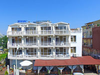 Hotel Yanis