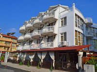 Hotel Yanis