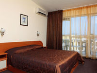 Hotel Yanis