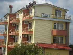 Семеен хотел Резово