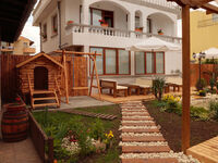 Villa Yanis