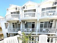 Villa Yanis