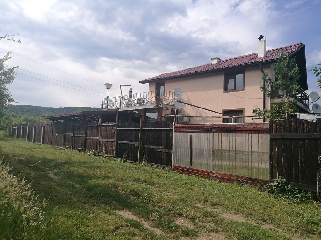 Вила Златосел - село Златосел, Община Брезово