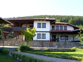 Complex Kostadinovi Kashti