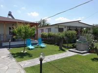 Къща за гости Relaxed Holiday House