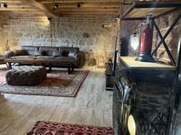Вила под наем The Old School