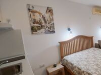 Studios for rent Sirakovi