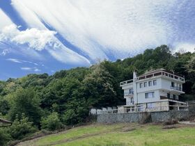 Къща за гости Хай Пойнт Вила