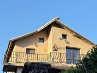 Вила под наем The White Hills House