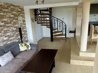 Вила под наем The White Hills House