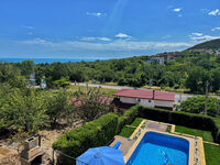 Вила под наем The White Hills House