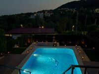 Вила под наем The White Hills House