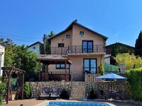 Вила под наем The White Hills House