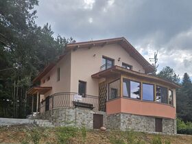 Вила под наем Иванели
