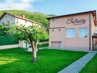 Guest house Infiniti